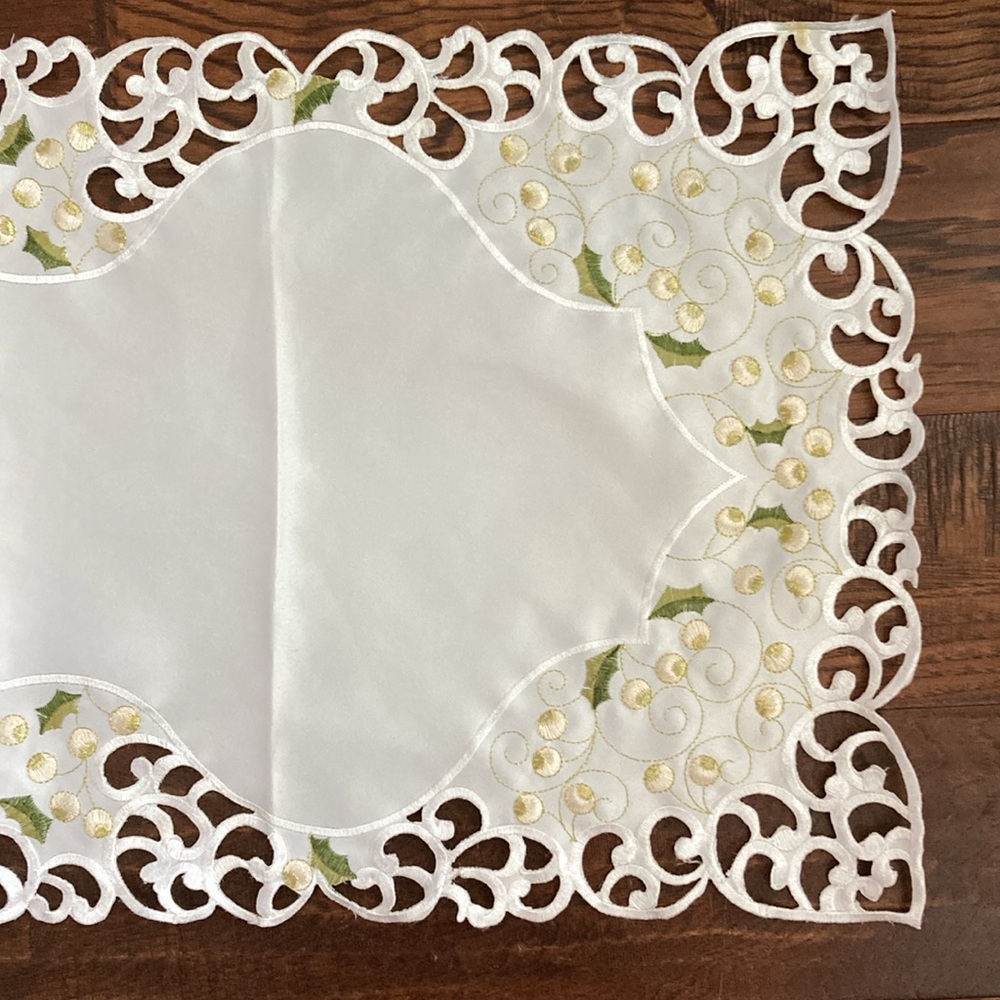 Cream Holly Berry Table Runner
